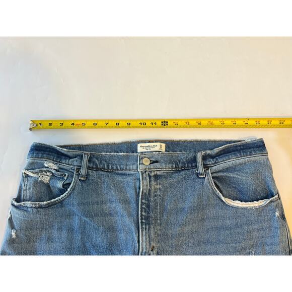 Abercrombie & Fitch 90s Relaxed Jean High Rise Cut-Off Shorts Women's Size 18R - Picture 14 of 15